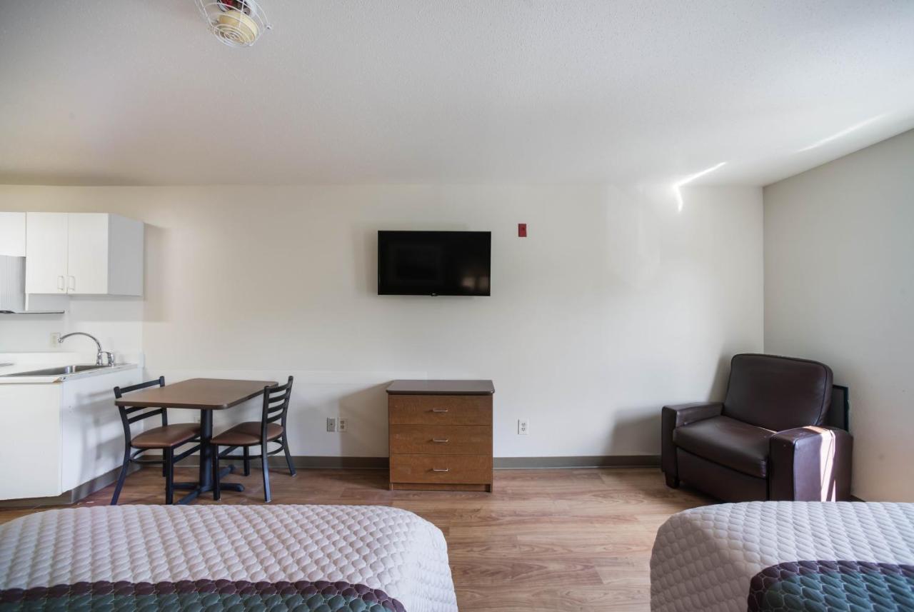 Hometowne Studios By Red Roof St. Louis - Airport/N Lindbergh Hazelwood Zewnętrze zdjęcie